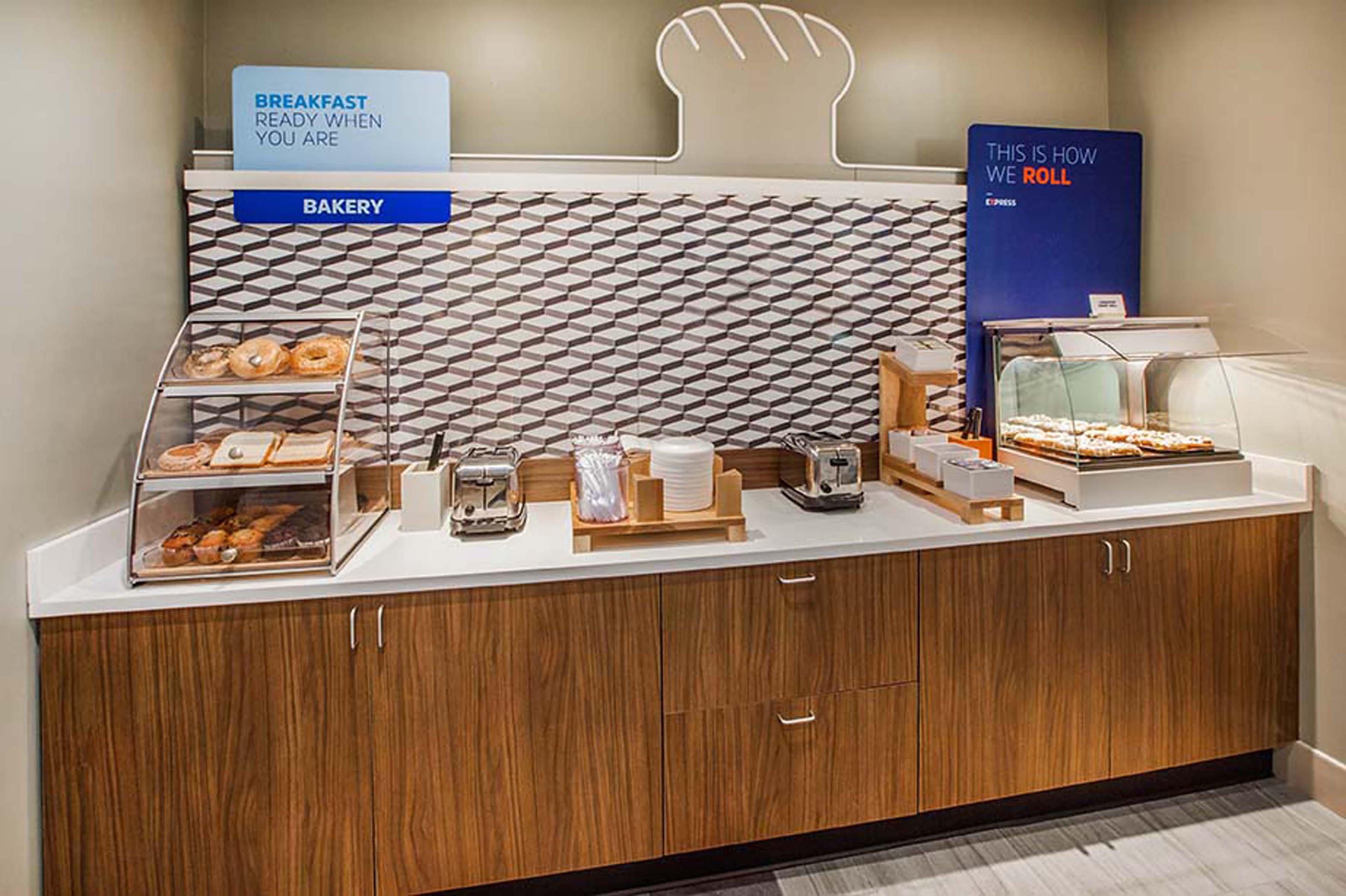 Holiday Inn Express & Suites - Huntsville Airport By Ihg Madison Exteriör bild