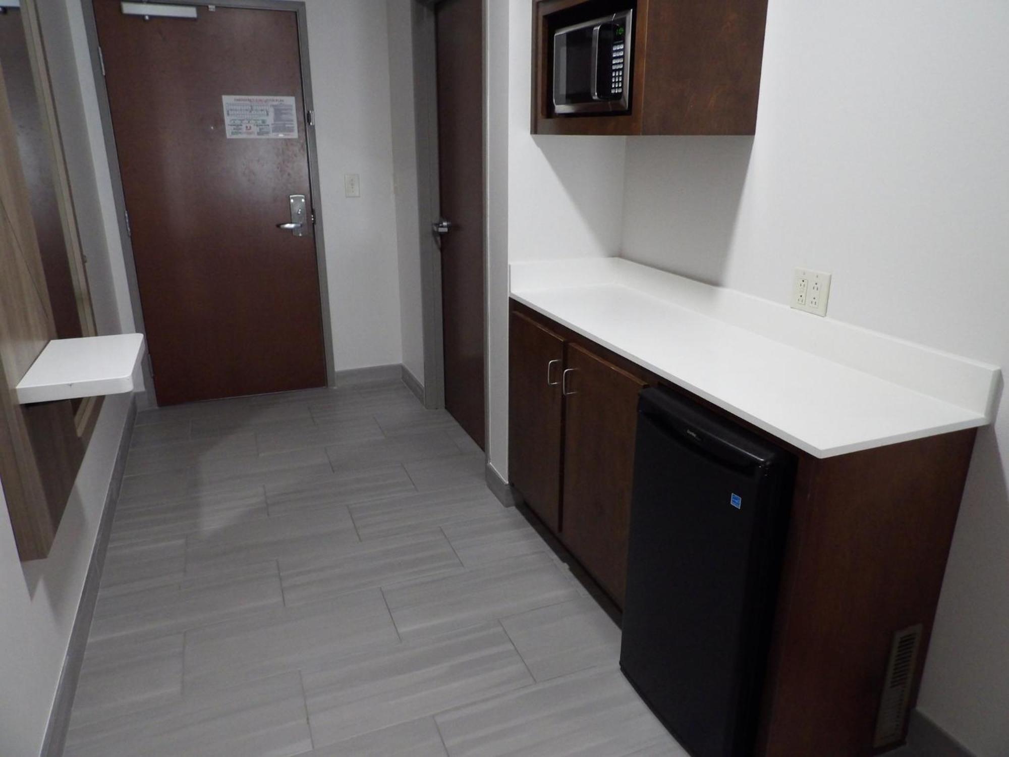 Holiday Inn Express & Suites - Huntsville Airport By Ihg Madison Exteriör bild