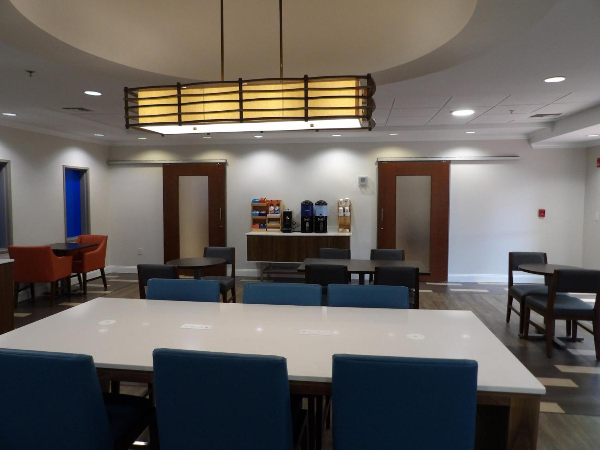 Holiday Inn Express & Suites - Huntsville Airport By Ihg Madison Exteriör bild