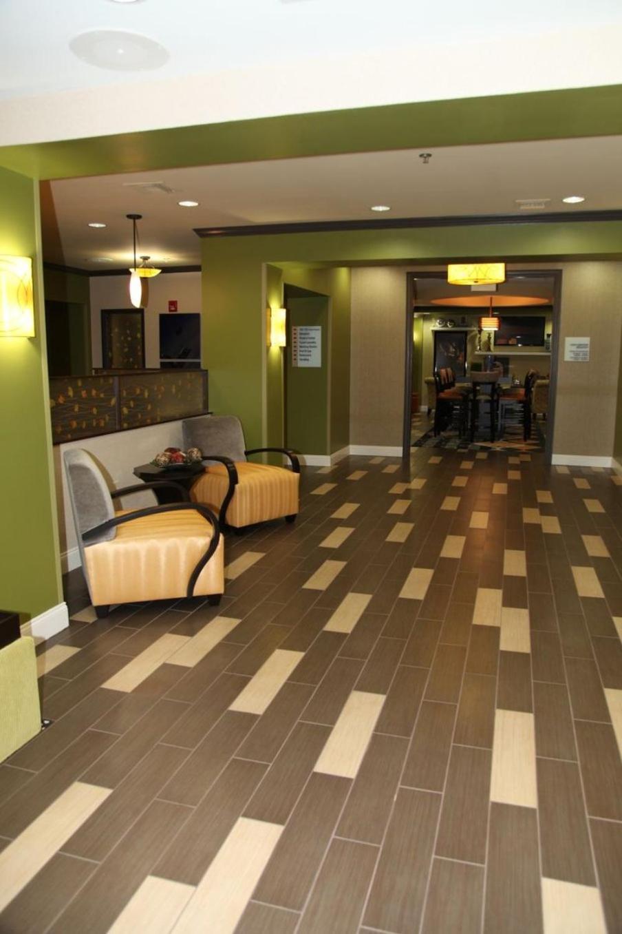 Holiday Inn Express & Suites - Huntsville Airport By Ihg Madison Exteriör bild